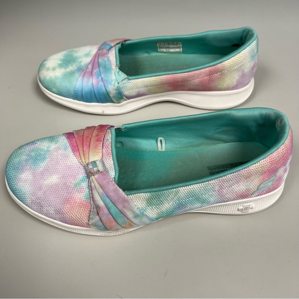 Sketchers Colorful Tie-Dye Slip-On Shoes - Picture 8 of 10